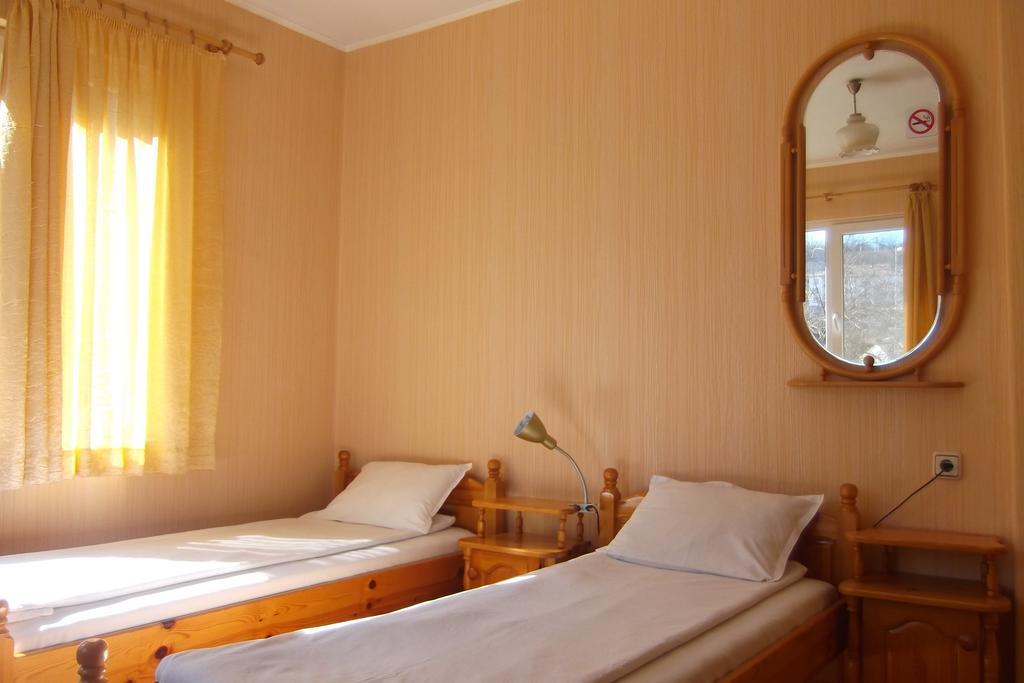Отель Borova House Трявна Номер фото